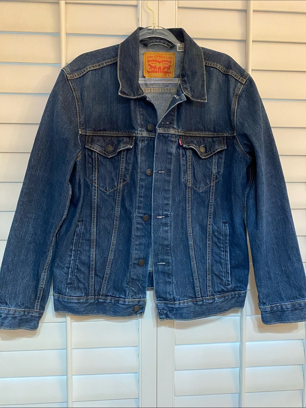 Levi's Dark Blue Denim Trucker Jacket Men’s size Large